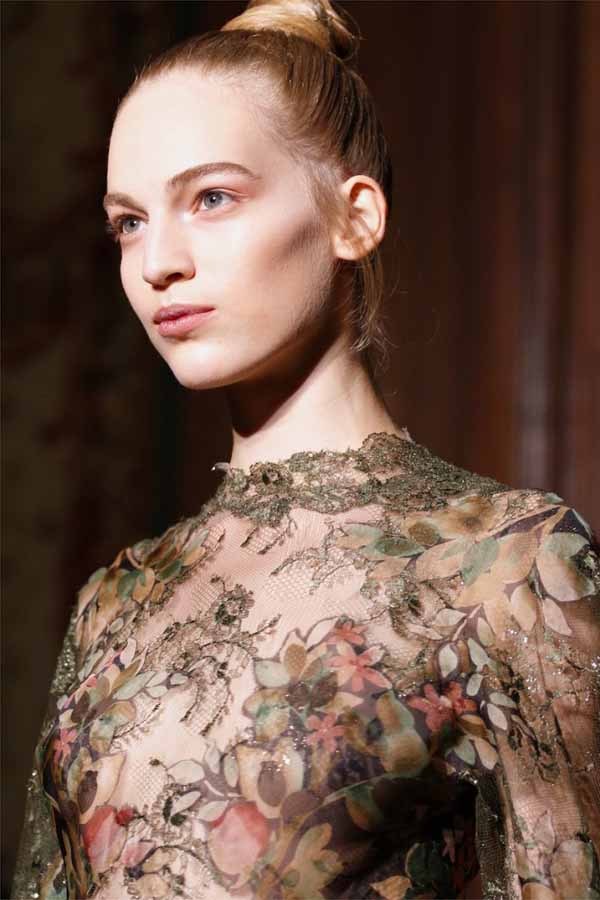 valentino-fall-2012-beauty-fresh-cheeks