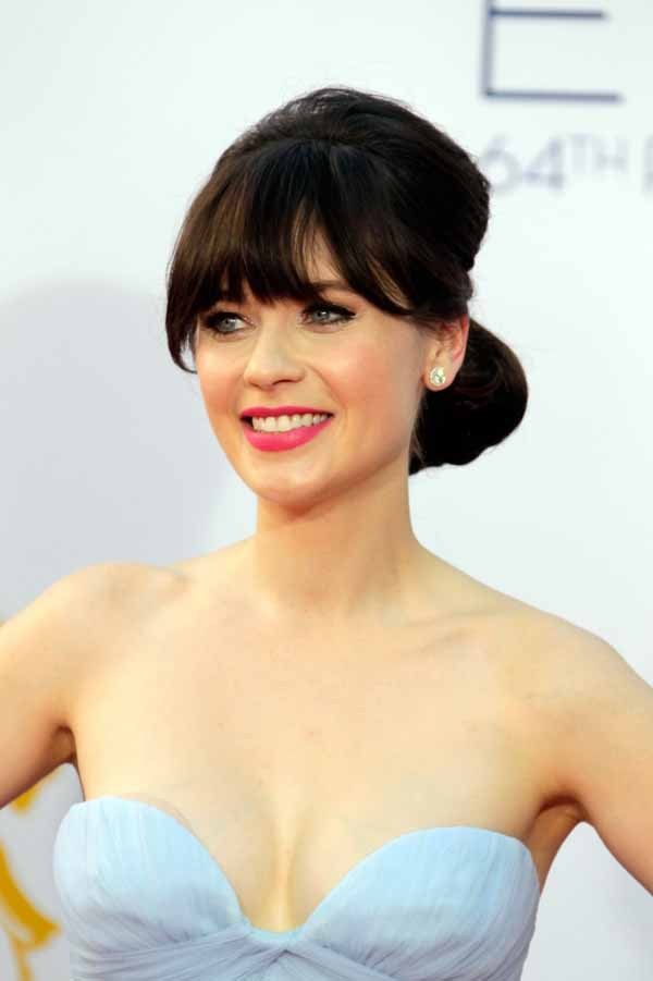 zooey-deschanel-emmys-berry-pink