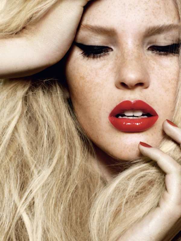 макияж с красными губами