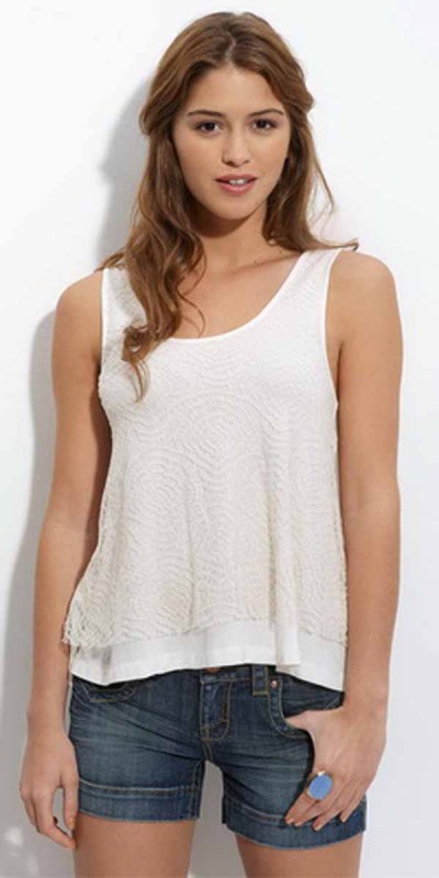 Как и с чем носить майку алкоголичку