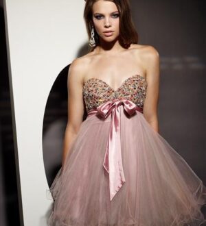 Платье — вещь универсальная