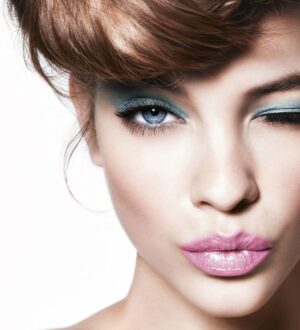 Простой макияж для голубых глаз тенденции 2013