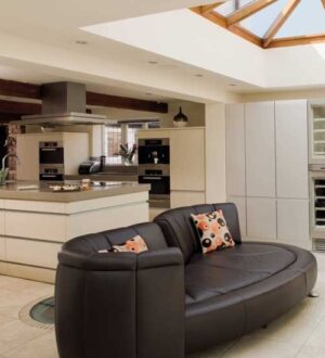 Дизайн маленькой кухни гостиной в доме