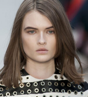 Модные прически 2013 средней длины с подиумов мира