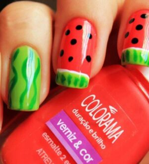 Фруктовый дизайн ногтей для уходящего лета