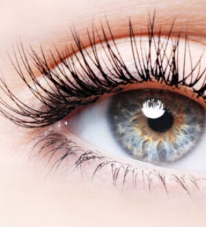 Как следует ухаживать за накладными и нарощенными ресницами? Ценные и полезные советы