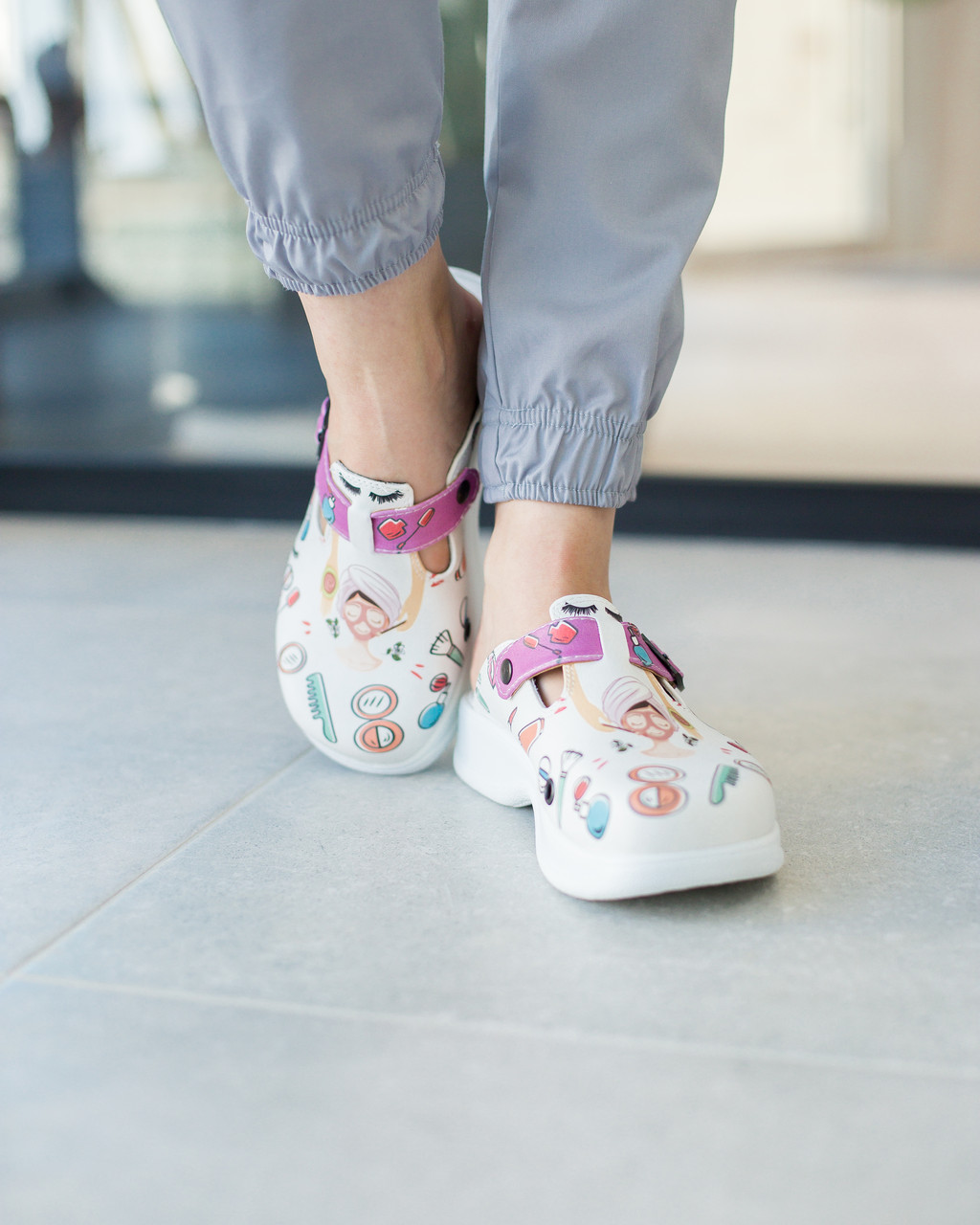 Идеальная обувь для аптек, больницы или дома