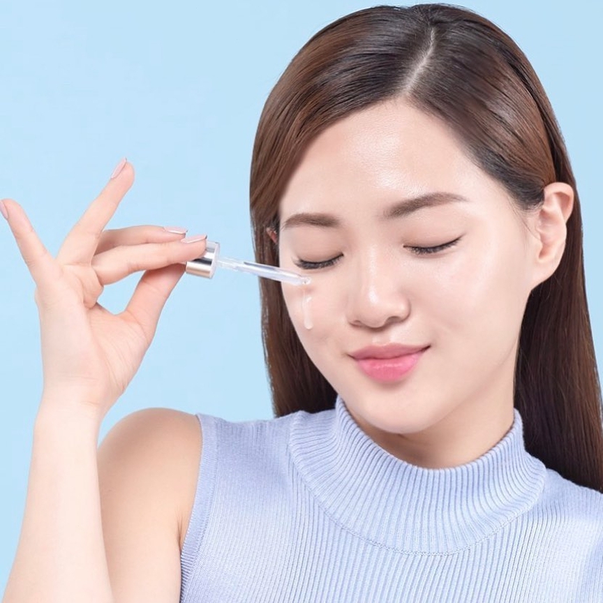 Увлажняющие кремы, флюиды, сыворотки, тоники – все это и даже больше – эффективные помощники для ежедневного ухода за нашей кожей