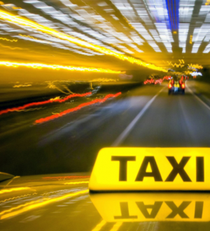 Преимущества работы в такси в Коктебеле