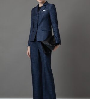 Путь к стильному образу: как купить дизайнерский женский костюм