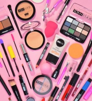 Красота в Массах: Почему Купить Косметику Оптом — Выгодное Решение