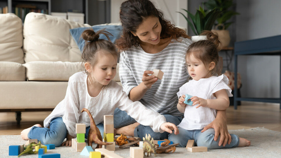 Как найти няню для ребенка в Москве