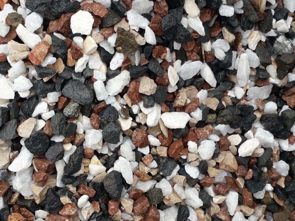 Мраморная крошка: плюсы материала и применение в строительстве и дизайне